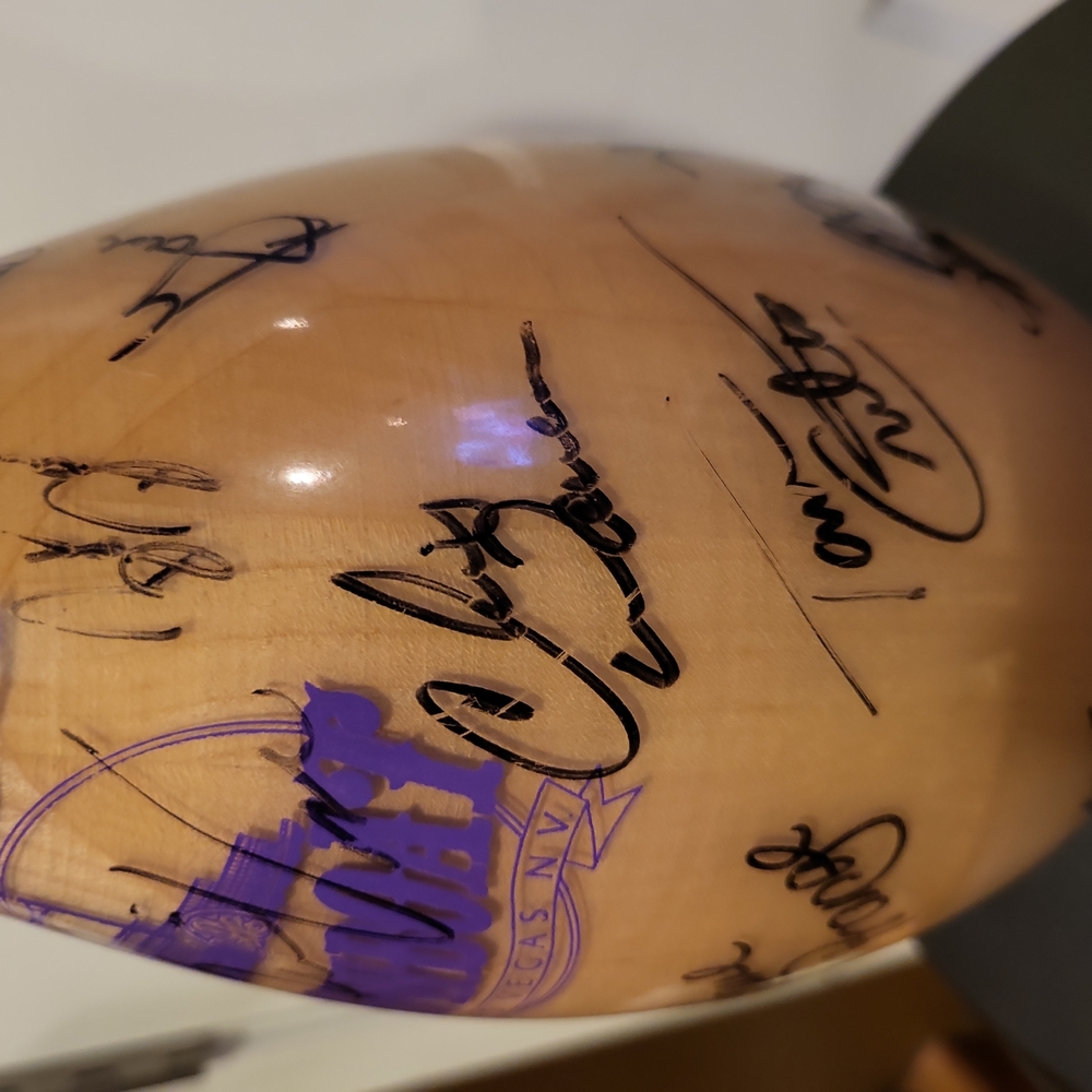 Showboat Las Vegas Hall of Fame Signed Bowling Pin 15" - Picture 10 of 14
